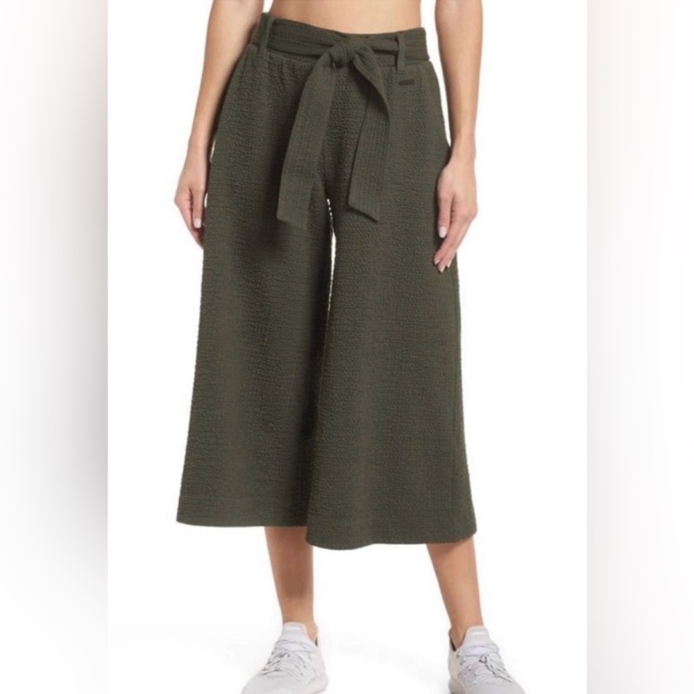 Sweaty Betty Enso Culottes Olive Green Wide Leg Cropped Pant Textured Womens M